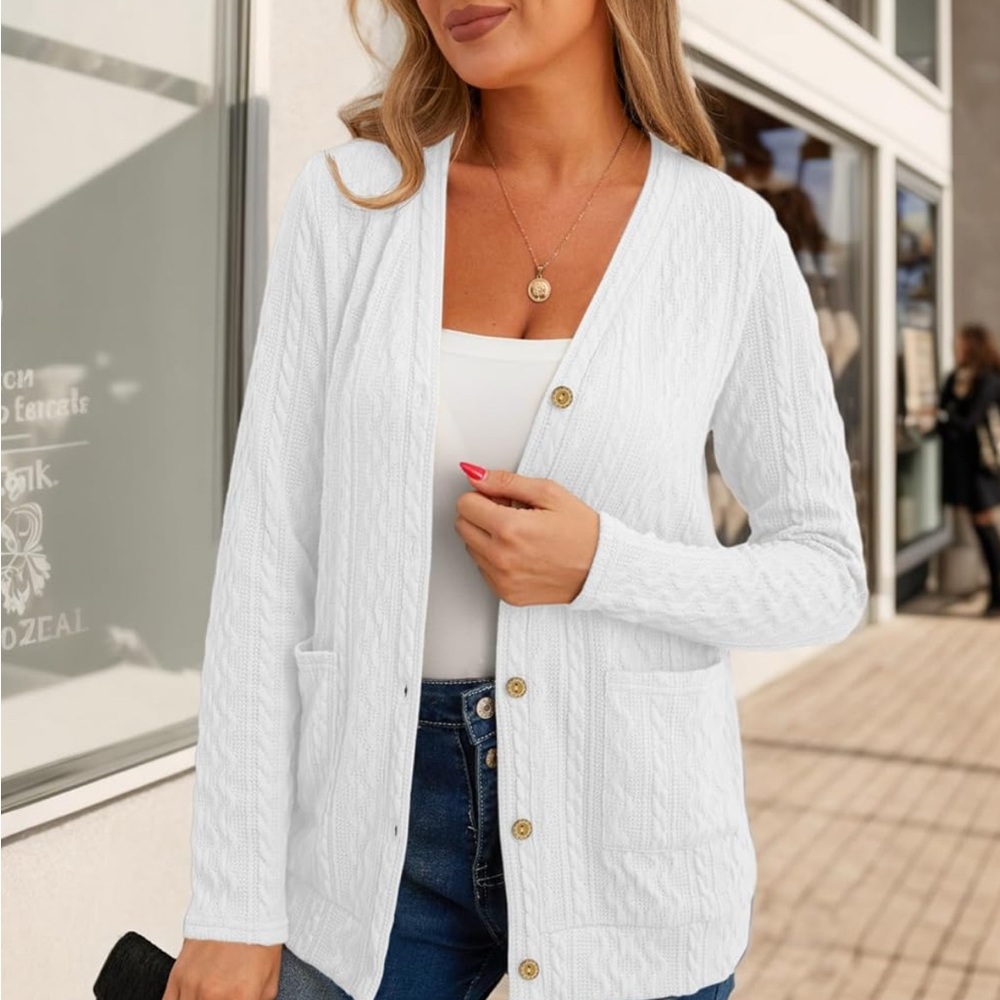 Grecerelle white knit cardigan (size M)